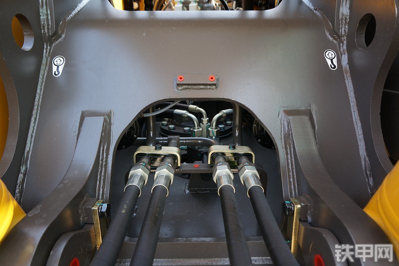 山东临工E6225F挖掘机局部