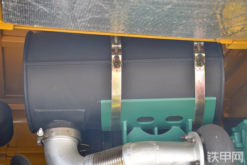 山东临工L952D装载机局部