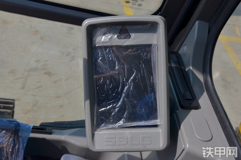 山东临工E6210F挖掘机局部