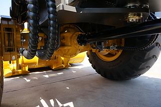 山东临工L953装载机局部