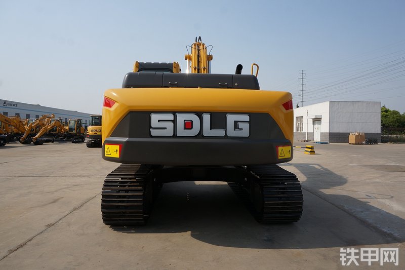 山东临工E6225F挖掘机整机外观