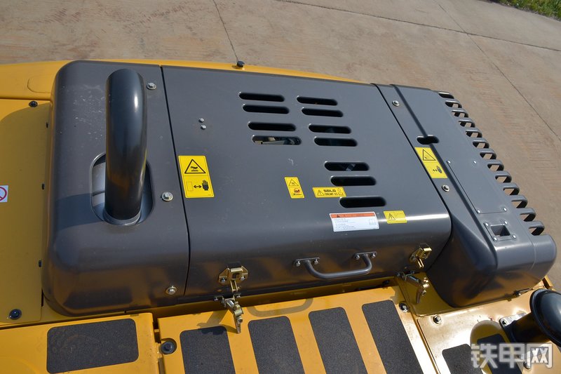 山东临工E6210F挖掘机局部