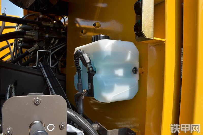 山东临工E6210F挖掘机局部