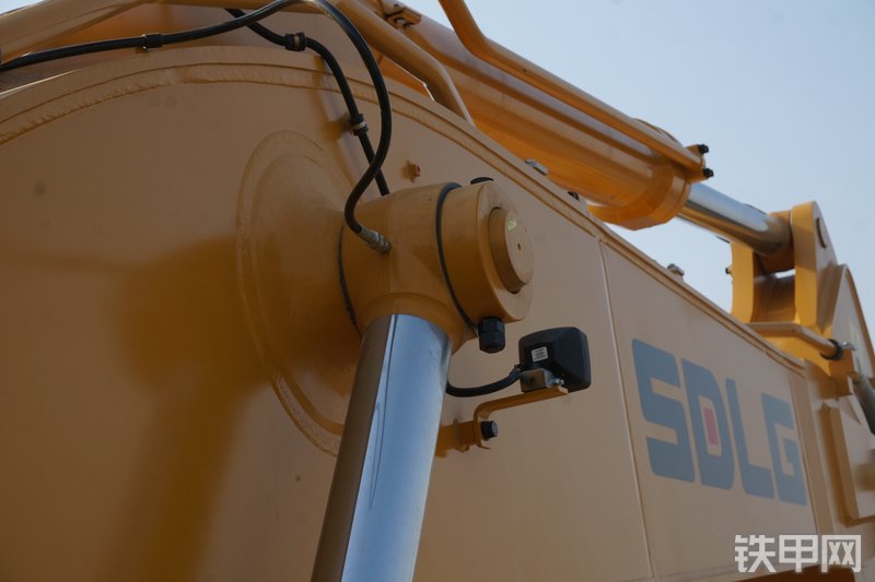 山东临工E6460F挖掘机局部