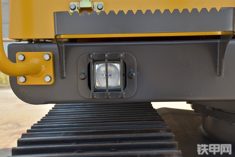 山东临工E6210F挖掘机局部