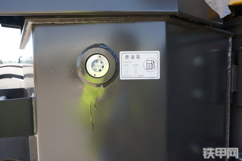 山东临工L953装载机局部