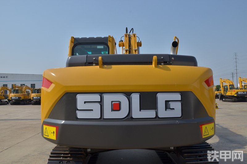 山东临工E6135F挖掘机整机外观