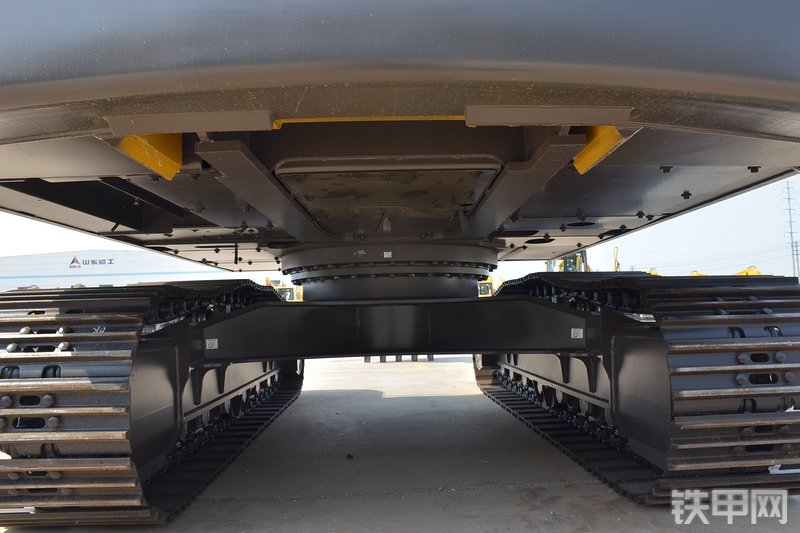 山东临工E6210F挖掘机局部