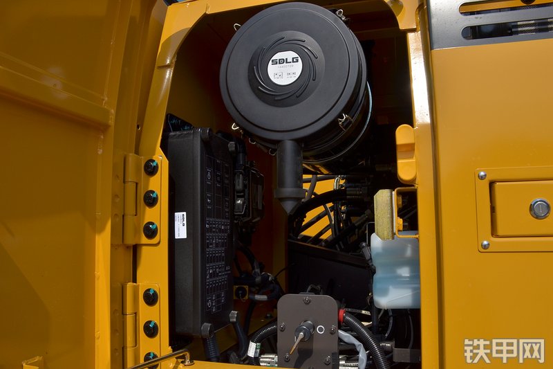 山东临工E6210F挖掘机局部