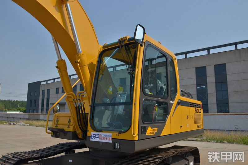 山东临工E6210F挖掘机整机外观