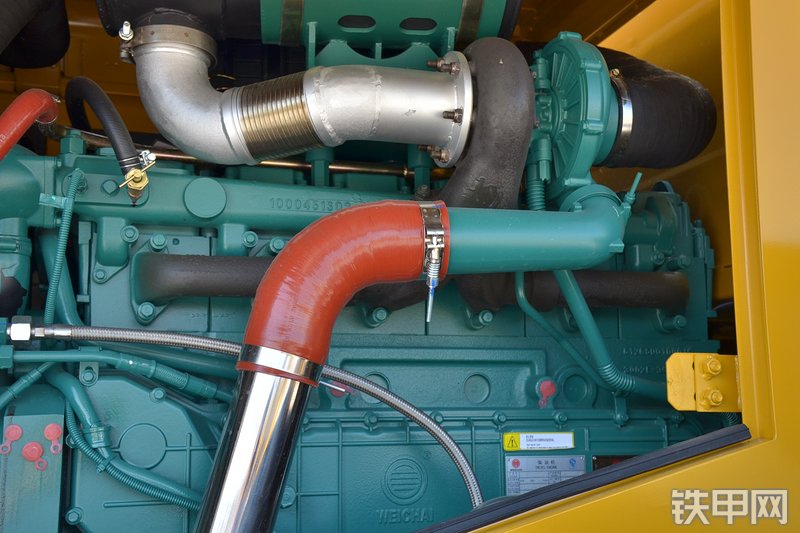 山东临工L952D装载机局部