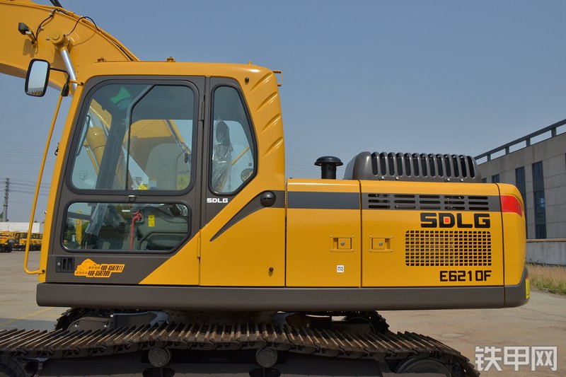 山东临工E6210F挖掘机整机外观