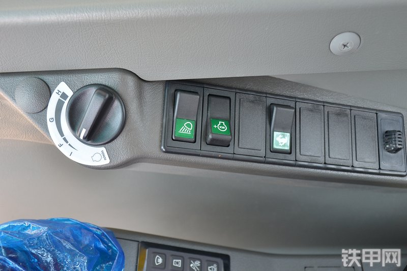 山东临工E6210F挖掘机局部