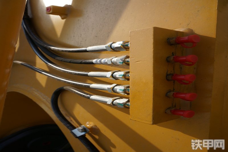 山东临工E6460F挖掘机局部