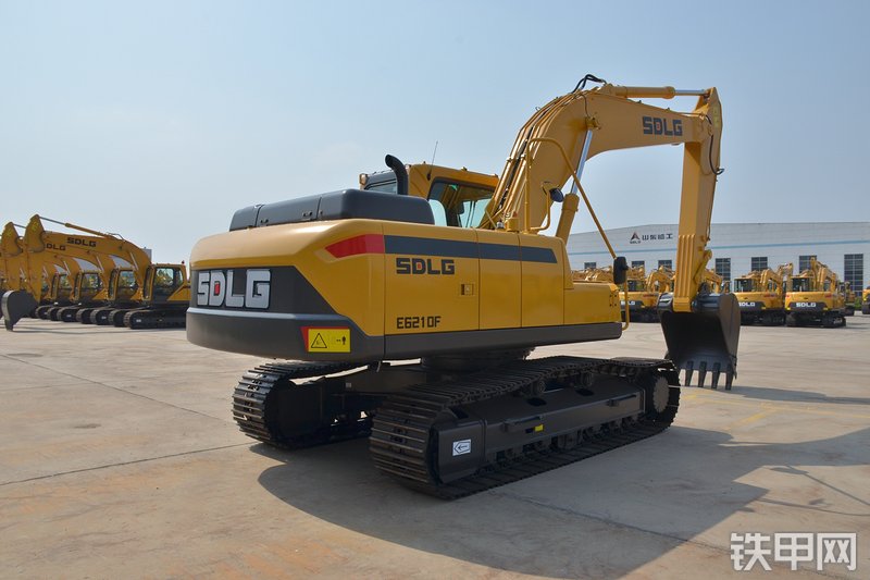 山东临工E6210F挖掘机整机外观