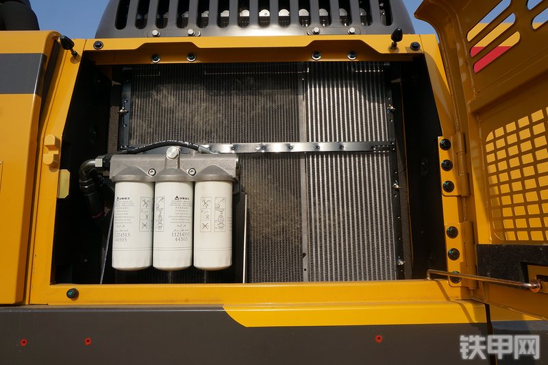 山东临工E6460F挖掘机局部