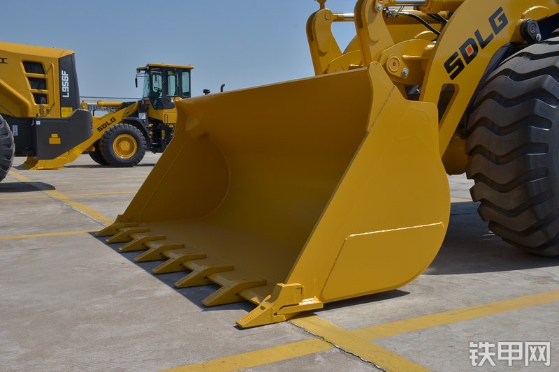 山东临工L952D装载机局部