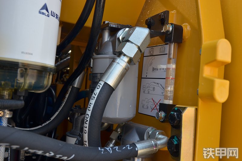 山东临工E6135F挖掘机局部