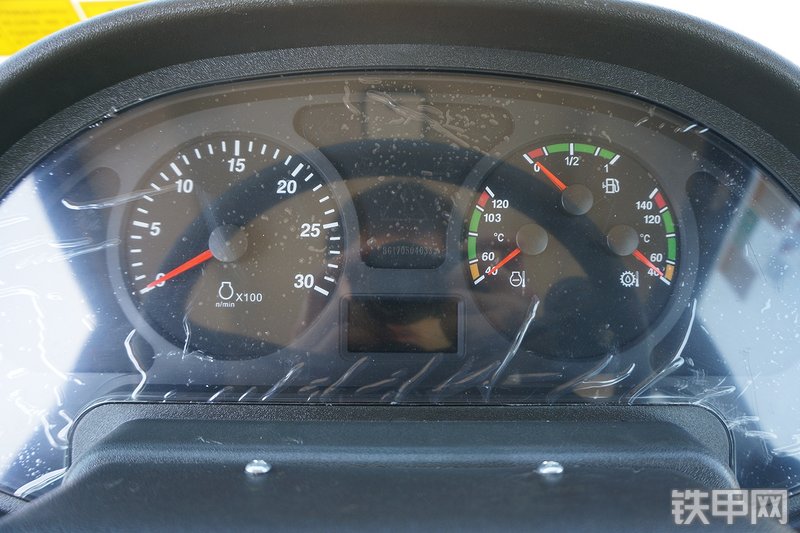 山东临工L953装载机局部