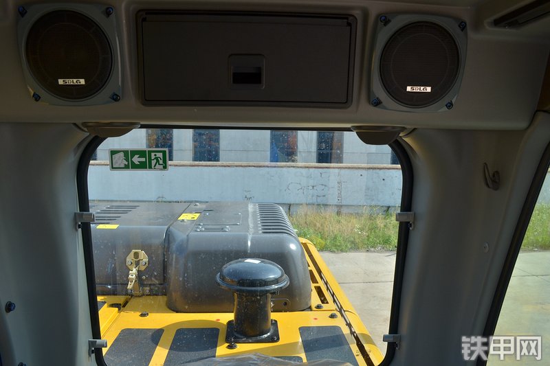 山东临工E6210F挖掘机局部