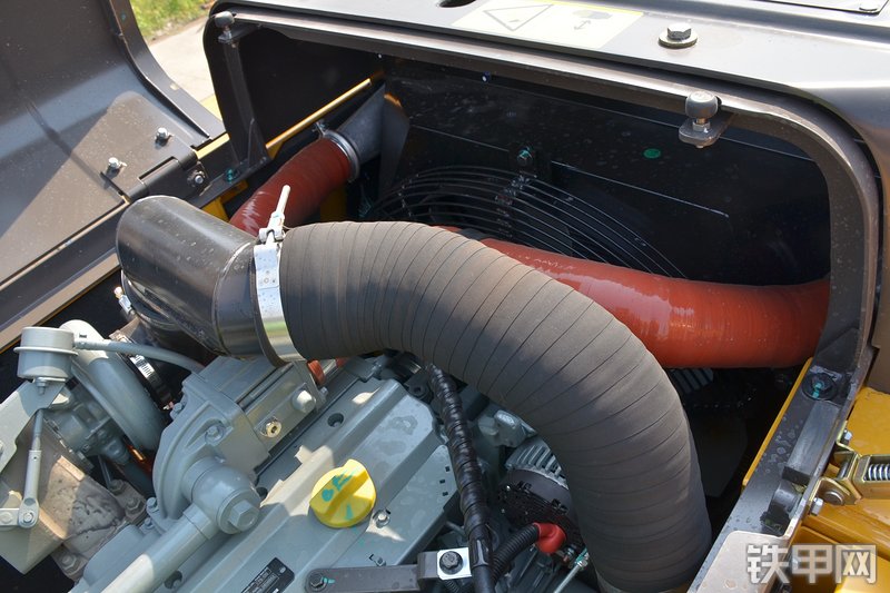 山东临工E6210F挖掘机局部