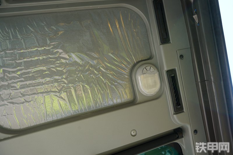 山东临工E6225F挖掘机局部