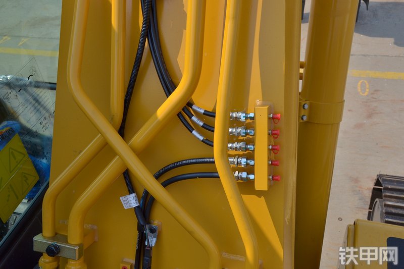 山东临工E6210F挖掘机局部