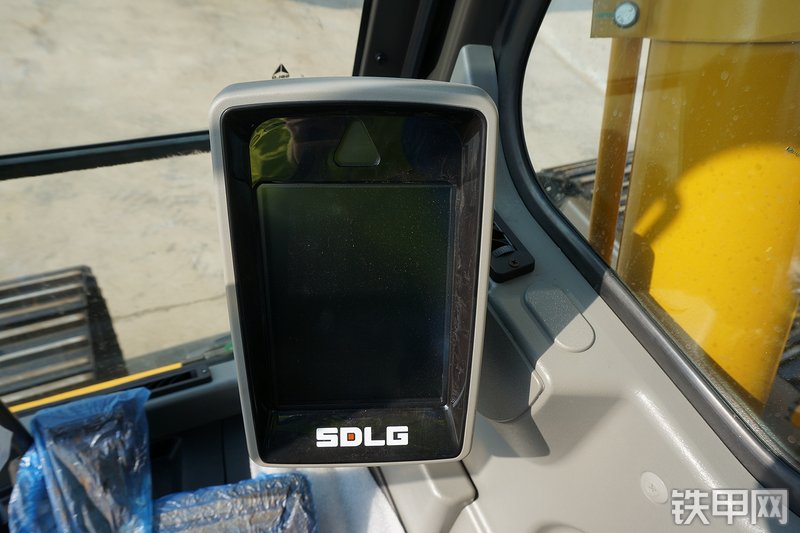 山东临工E6225F挖掘机局部