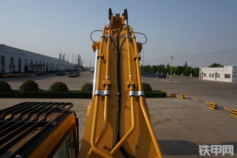 山东临工E6460F挖掘机局部