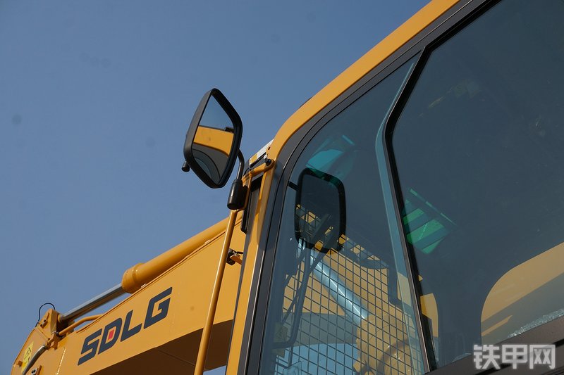 山东临工E6460F挖掘机局部