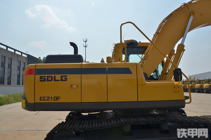 山东临工E6210F挖掘机整机外观