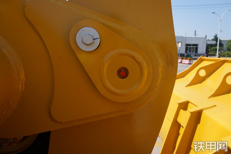 山东临工L953装载机局部