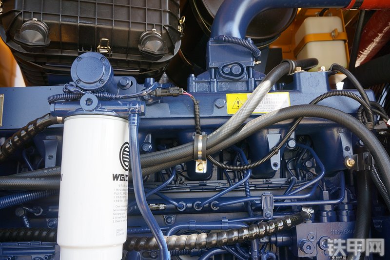 山东临工L953装载机局部