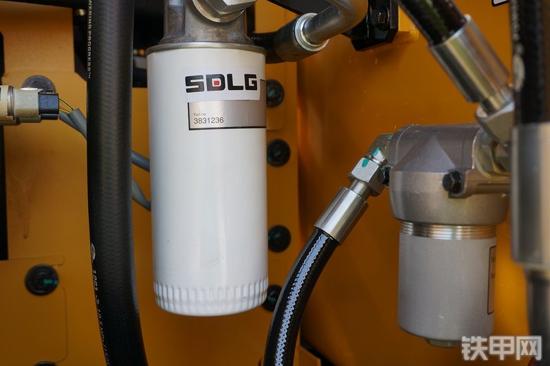 山东临工E6225F挖掘机局部