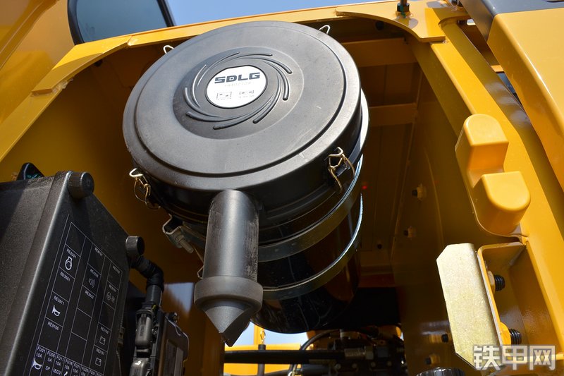 山东临工E6210F挖掘机局部