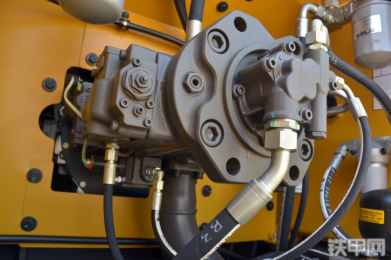 山东临工E6210F挖掘机局部