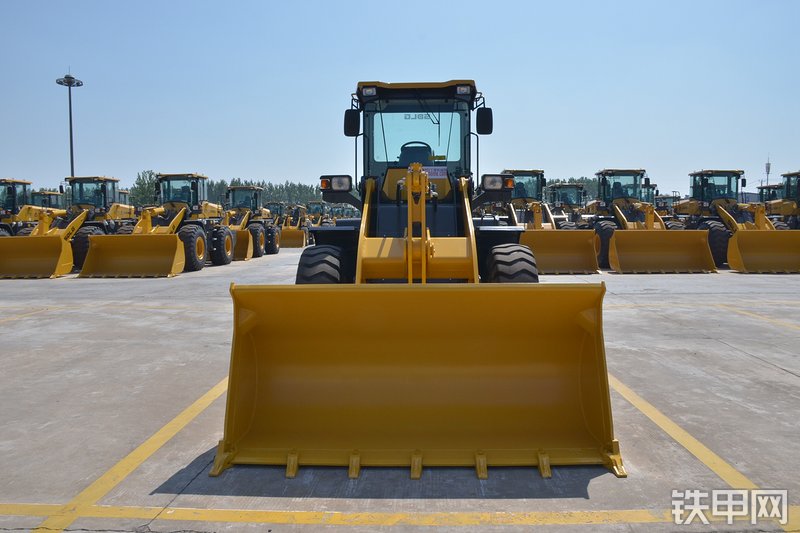 山东临工L933装载机整机外观