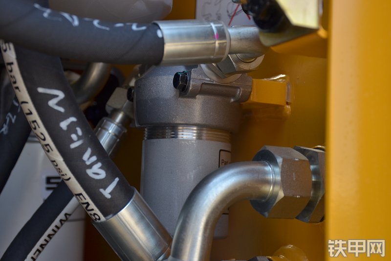 山东临工E6135F挖掘机局部