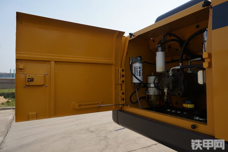 山东临工E6225F挖掘机局部