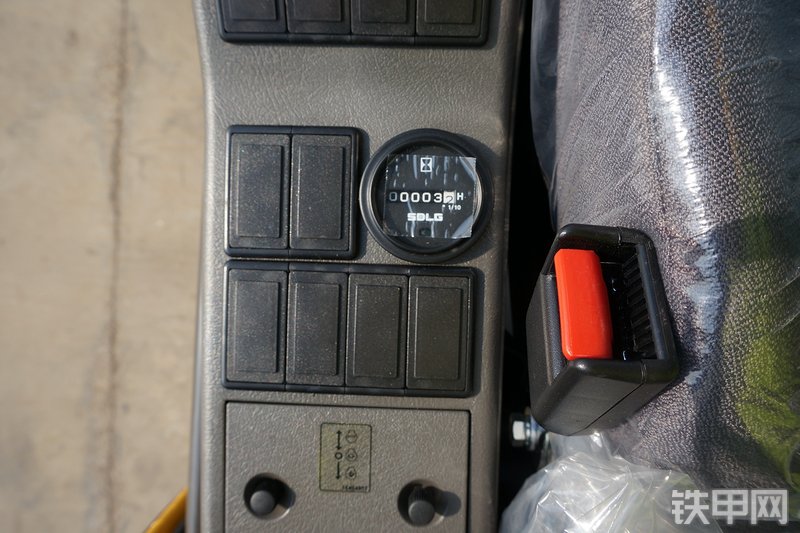 山东临工E6225F挖掘机局部