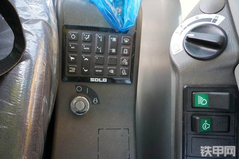 山东临工E6460F挖掘机局部