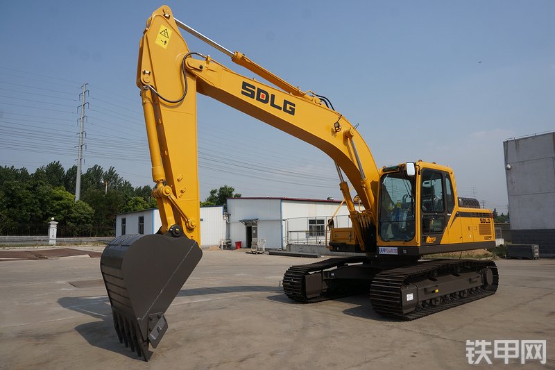 山东临工E6225F挖掘机整机外观