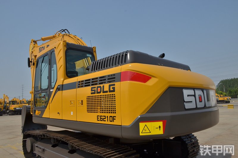 山东临工E6210F挖掘机整机外观