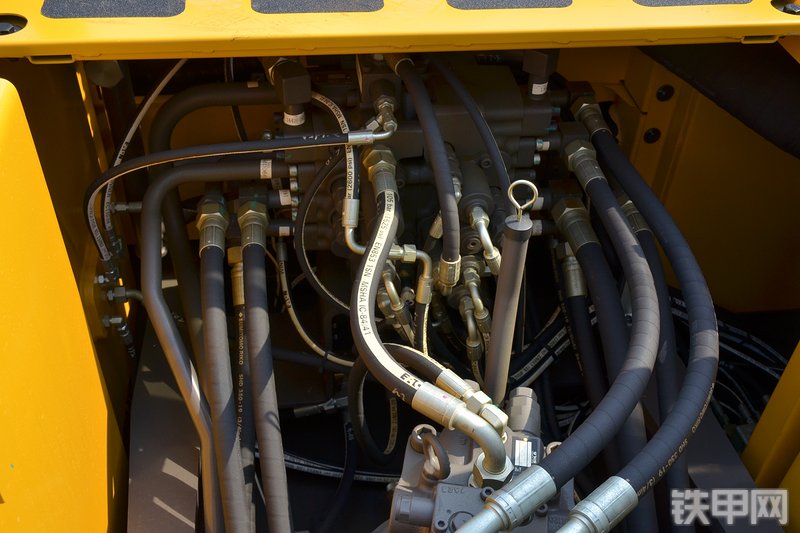 山东临工E6210F挖掘机局部