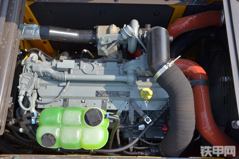 山东临工E6210F挖掘机局部