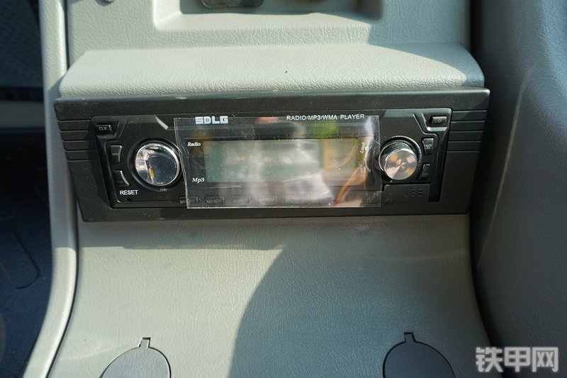 山东临工E6225F挖掘机局部