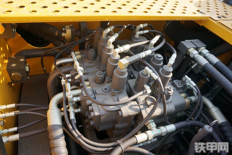 山东临工E6460F挖掘机局部