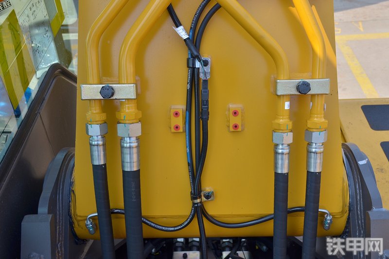 山东临工E6210F挖掘机局部