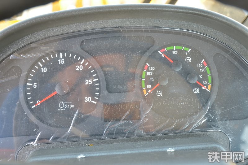 山东临工L952D装载机局部