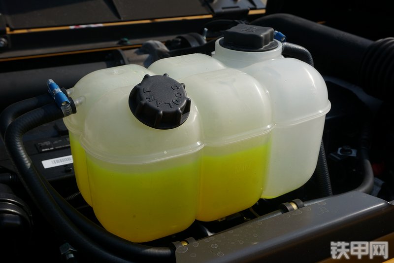 山东临工E6225F挖掘机局部